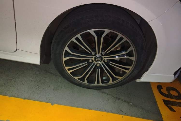 Used Toyota Corolla 2019 1.2T S-CVT Sport Edition Right Front Wheel Hub