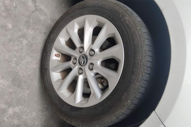 Used Toyota Corolla 2019 Dual-Engine 1.8L E-CVT GL-i Elite Edition Right Front Wheel Hub