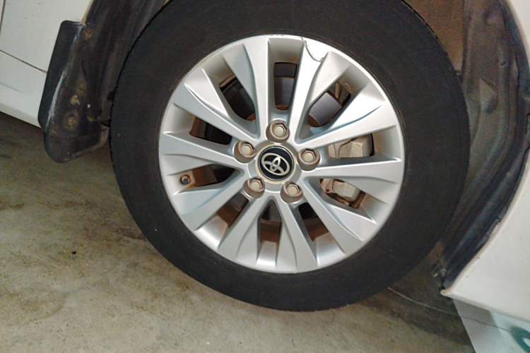 Used Toyota Corolla 2019 1.2T S-CVT GL Pioneer Edition Right Front Wheel Hub