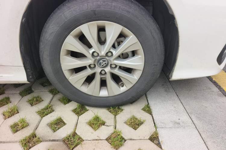 Used Toyota Corolla 2019 1.2T S-CVT GL-i Elite Edition Right Front Wheel Hub