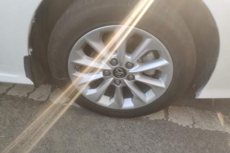 Used Toyota Corolla 2019 Dual-Engine 1.8L E-CVT GL-i Elite Edition Right Front Wheel Hub