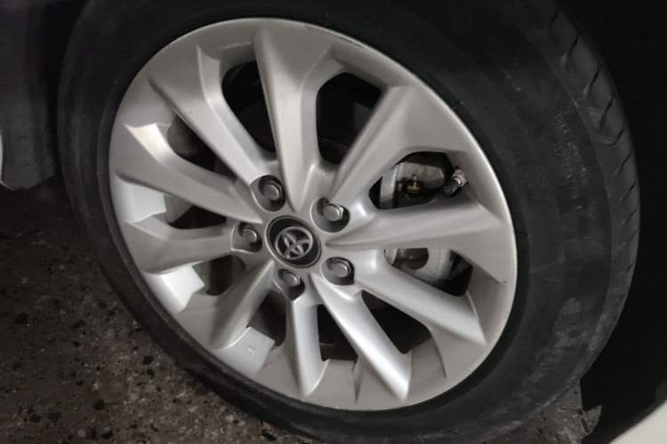 Used Toyota Corolla 2019 Dual-Engine 1.8L E-CVT GL-i Elite Edition Right Front Wheel Hub