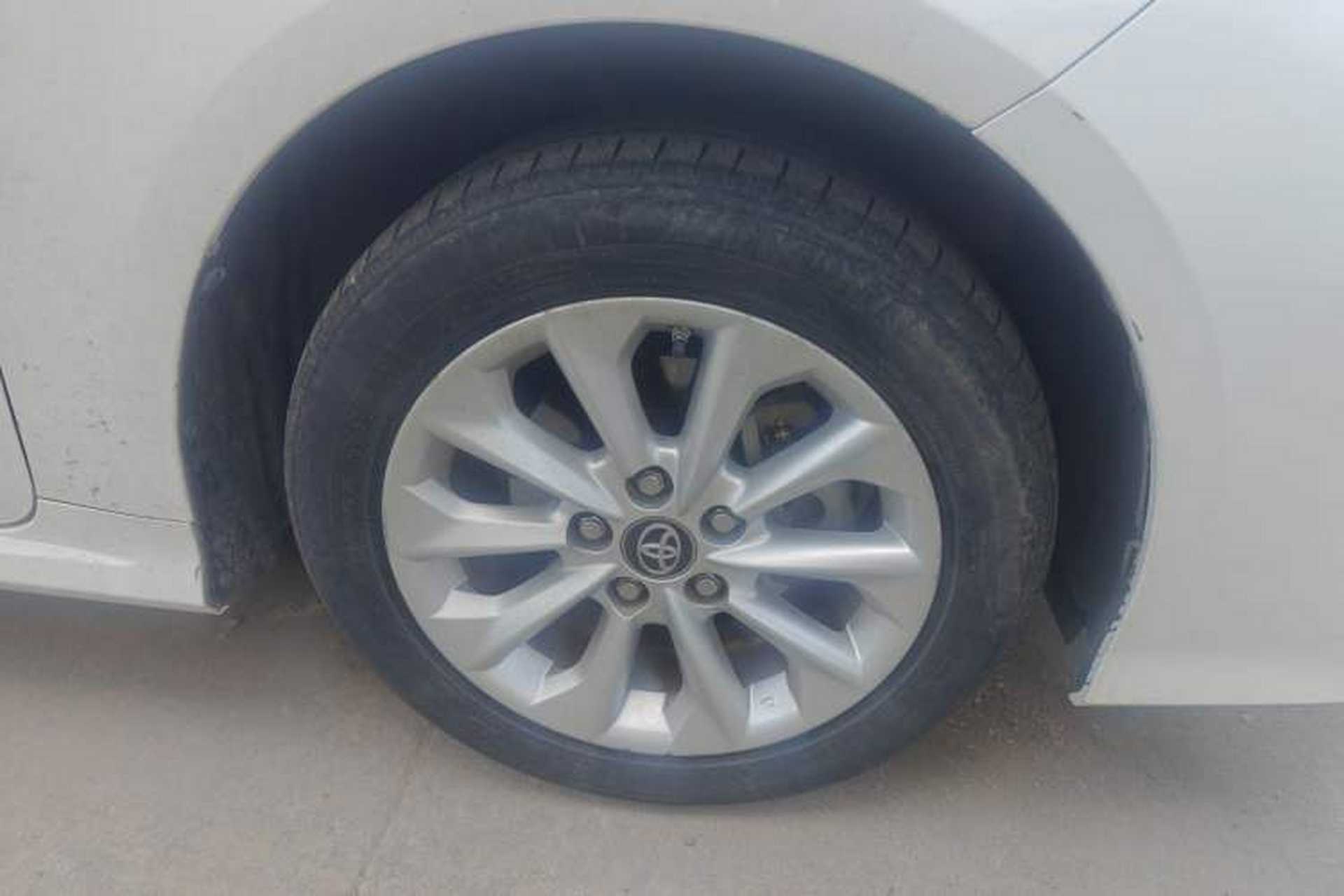 Used Toyota Corolla 2019 Dual-Engine 1.8L E-CVT GL-i Elite Edition Right Front Wheel Hub