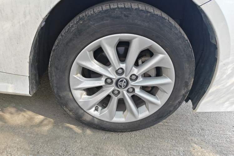 Used Toyota Corolla 2019 Dual-Engine 1.8L E-CVT GL-i Elite Edition Right Front Wheel Hub