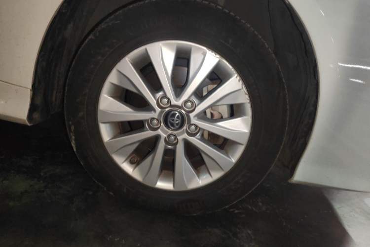 Used Toyota Corolla 2019 1.2T S-CVT GL Pioneer Edition Right Front Wheel Hub