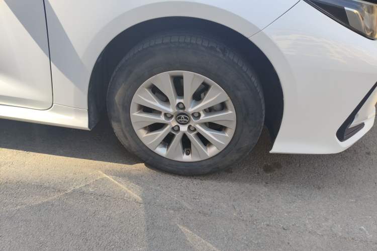 Used Toyota Corolla 2019 1.2T S-CVT GL Pioneer Edition Right Front Wheel Hub
