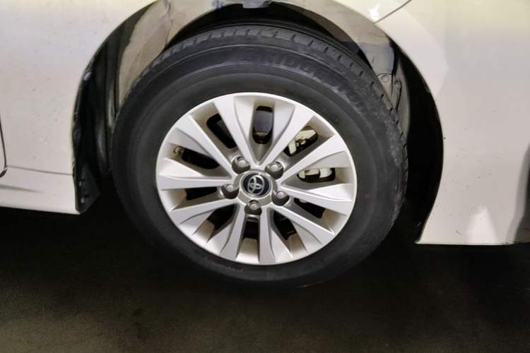 Used Toyota Corolla 2019 1.2T S-CVT GL-i Elite Edition Right Front Wheel Hub