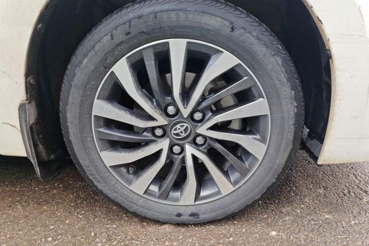 Used Toyota Corolla 2019 Dual-Engine 1.8L E-CVT GL-i Pioneer Edition Right Front Wheel Hub