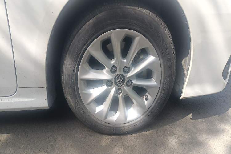 Used Toyota Corolla 2019 Dual-Engine 1.8L E-CVT GL-i Elite Edition Right Front Wheel Hub