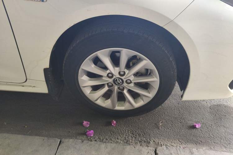 Used Toyota Corolla 2019 Dual-Engine 1.8L E-CVT GL-i Elite Edition Right Front Wheel Hub