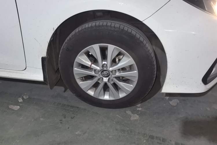 Used Toyota Corolla 2019 1.2T S-CVT GL Pioneer Edition Right Front Wheel Hub