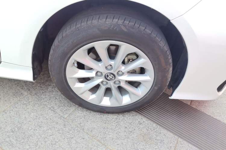 Used Toyota Corolla 2019 Dual-Engine 1.8L E-CVT GL-i Elite Edition Right Front Wheel Hub