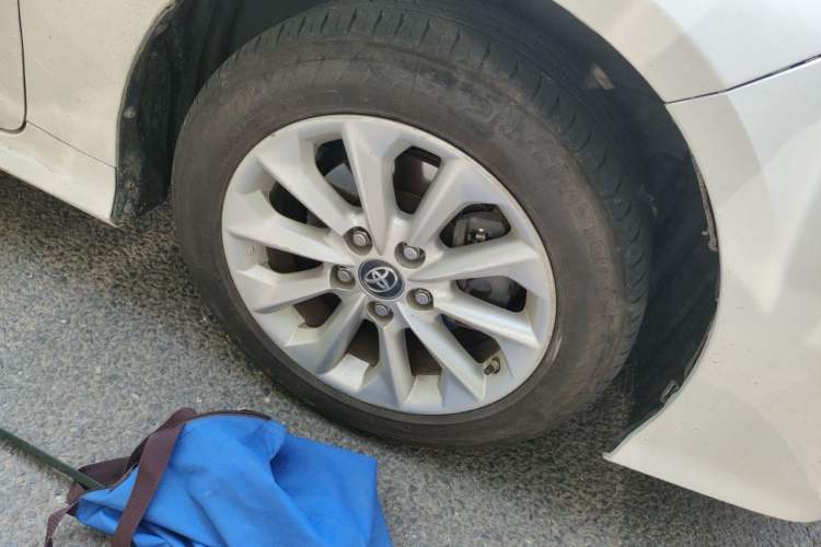 Used Toyota Corolla 2019 Dual-Engine 1.8L E-CVT GL-i Elite Edition Right Front Wheel Hub