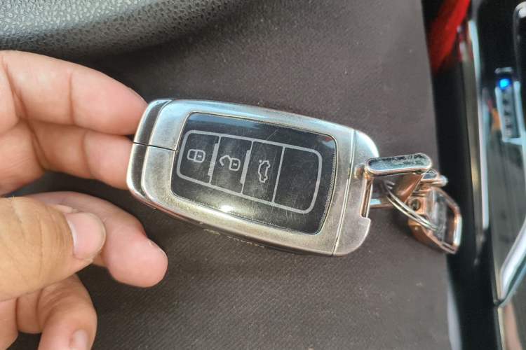 Used Toyota Corolla 2019 Dual-Engine 1.8L E-CVT GL-i Pioneer Edition Vehicle Key