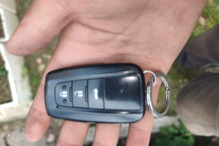 Used Toyota Corolla 2019 Dual-Engine 1.8L E-CVT GL-i Elite Edition Vehicle Key