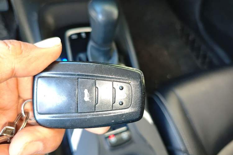 Used Toyota Corolla 2019 Dual-Engine 1.8L E-CVT GL-i Elite Edition Vehicle Key