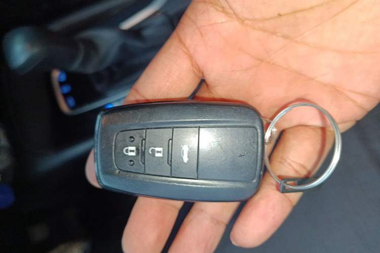 Used Toyota Corolla 2019 Dual-Engine 1.8L E-CVT GL-i Pioneer Edition Vehicle Key