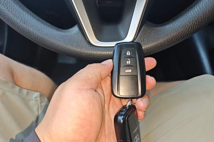 Used Toyota Corolla 2019 Dual-Engine 1.8L E-CVT GL-i Elite Edition Vehicle Key