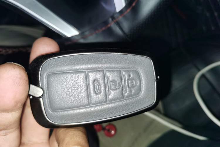 Used Toyota Corolla 2019 Dual-Engine 1.8L E-CVT GL-i Elite Edition Vehicle Key
