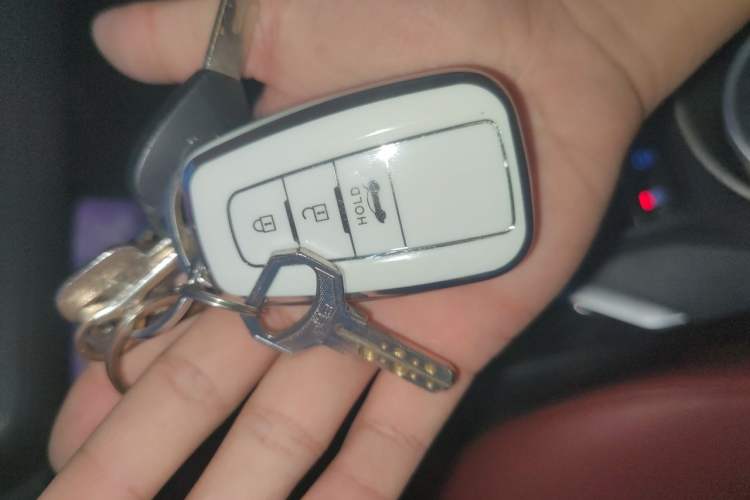 Used Toyota Corolla 2019 Dual-Engine 1.8L E-CVT GL-i Pioneer Edition Vehicle Key