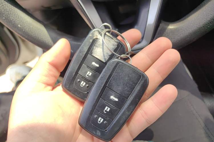 Used Toyota Corolla 2019 Dual-Engine 1.8L E-CVT GL-i Elite Edition Vehicle Key