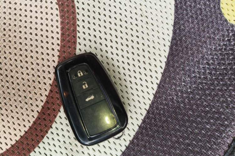 Used Toyota Corolla 2019 Dual-Engine 1.8L E-CVT GL-i Elite Edition Vehicle Key