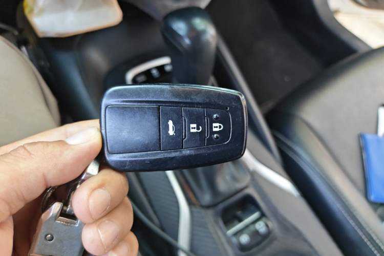 Used Toyota Corolla 2019 Dual-Engine 1.8L E-CVT GL-i Elite Edition Vehicle Key