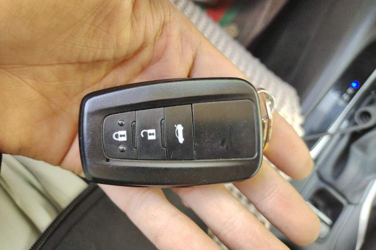 Used Toyota Corolla 2019 Dual-Engine 1.8L E-CVT GL-i Pioneer Edition Vehicle Key