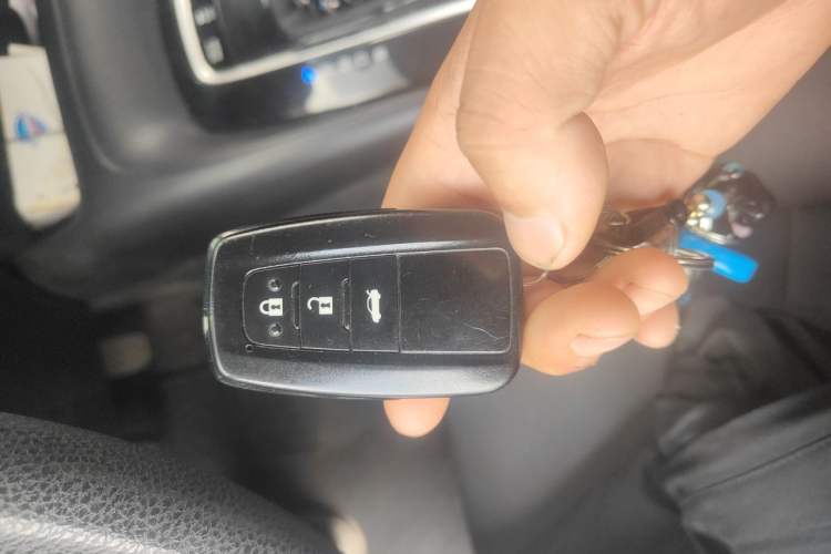 Used Toyota Corolla 2019 Dual-Engine 1.8L E-CVT GL-i Elite Edition Vehicle Key