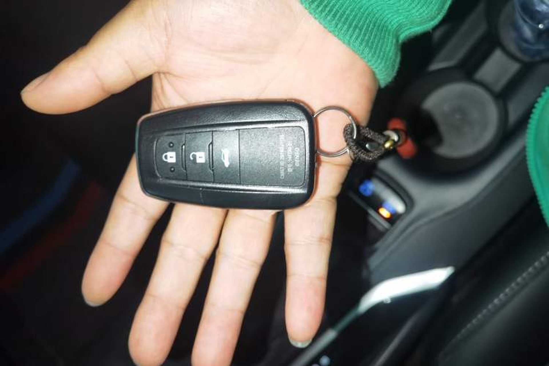 Used Toyota Corolla 2019 Dual-Engine 1.8L E-CVT GL-i Pioneer Edition Vehicle Key