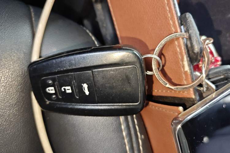 Used Toyota Corolla 2019 Dual-Engine 1.8L E-CVT GL-i Elite Edition Vehicle Key