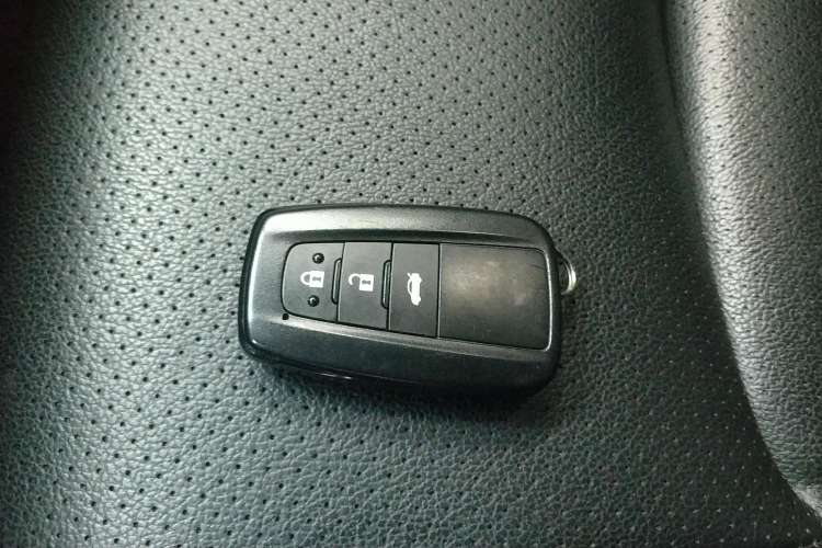 Used Toyota Corolla 2019 Dual-Engine 1.8L E-CVT GL-i Elite Edition Vehicle Key