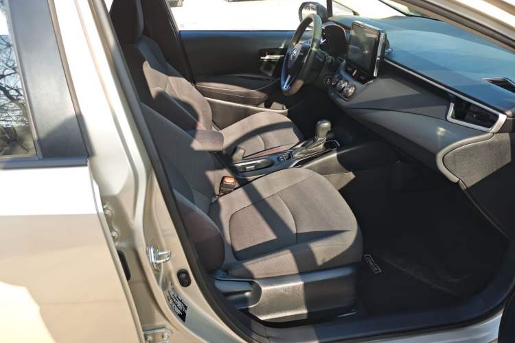 Used Toyota Corolla 2019 1.2T S-CVT GL Pioneer Edition Right Front Seat