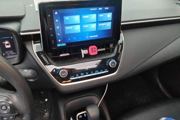 Used Toyota Corolla 2021 Dual-Motor 1.8L E-CVT Elite Edition Audio And AC Panel