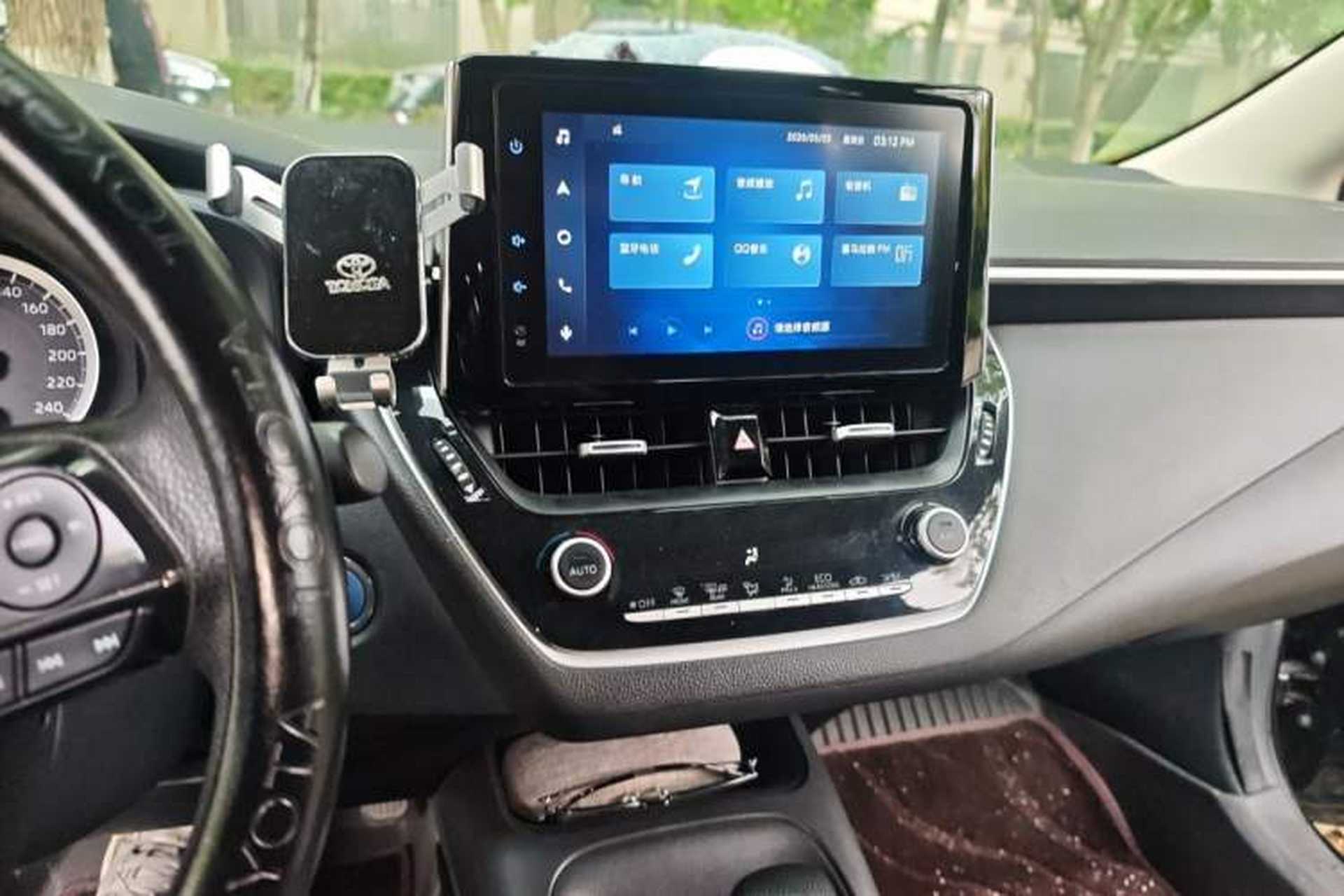 Used Toyota Corolla 2021 Dual-Motor 1.8L E-CVT Elite Edition Audio And AC Panel