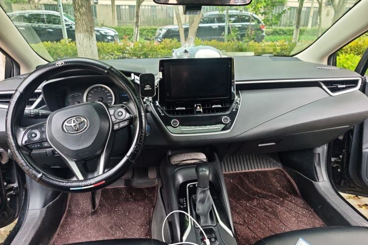 Used Toyota Corolla 2021 Dual-Motor 1.8L E-CVT Elite Edition Center Console