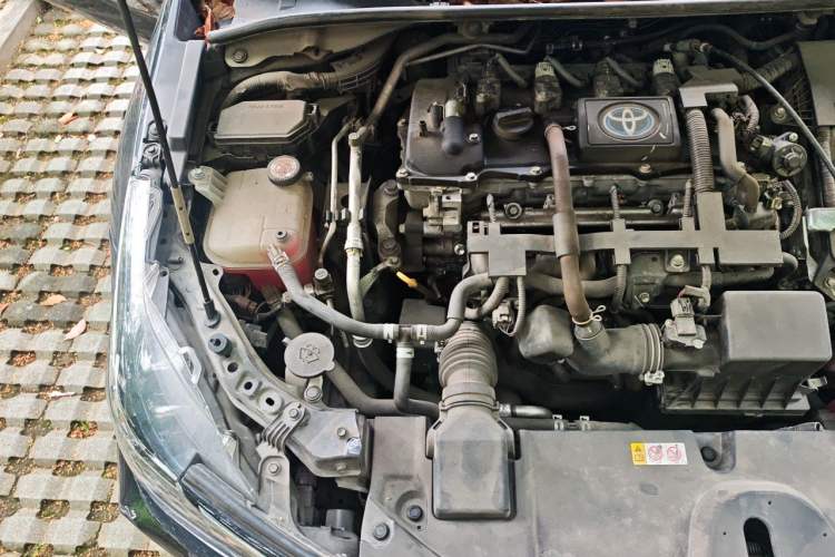Used Toyota Corolla 2021 Dual-Motor 1.8L E-CVT Elite Edition Engine Bay Right