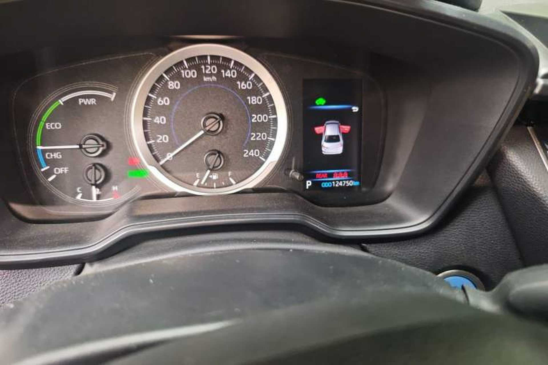 Used Toyota Corolla 2021 Dual-Motor 1.8L E-CVT Elite Edition Odometer Close Up