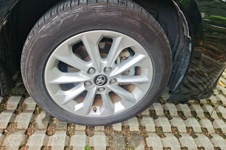 Used Toyota Corolla 2021 Dual-Motor 1.8L E-CVT Elite Edition Right Front Wheel Hub