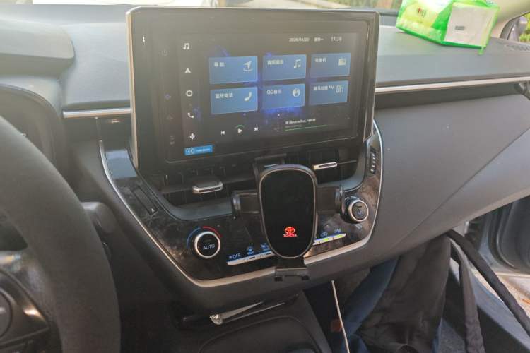 Used Toyota Corolla 2021 Dual-Motor 1.8L E-CVT Elite Edition Audio And AC Panel