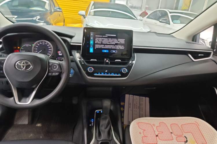 Used Toyota Corolla 2021 Dual-Motor 1.8L E-CVT Elite Edition Audio And AC Panel