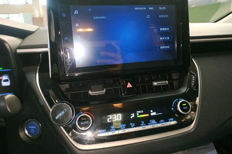 Used Toyota Corolla 2021 Dual-Motor 1.8L E-CVT Elite Edition Audio And AC Panel