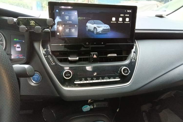 Used Toyota Corolla 2021 Dual-Motor 1.8L E-CVT Elite Edition Audio And AC Panel