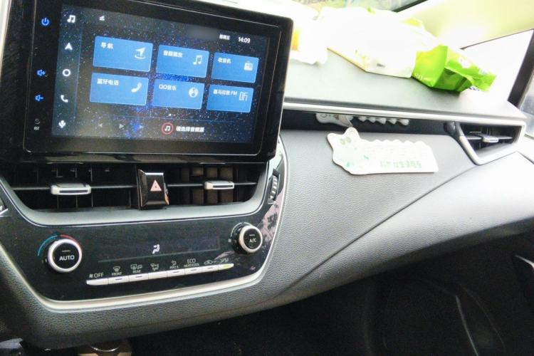 Used Toyota Corolla 2021 Dual-Motor 1.8L E-CVT Elite Edition Audio And AC Panel