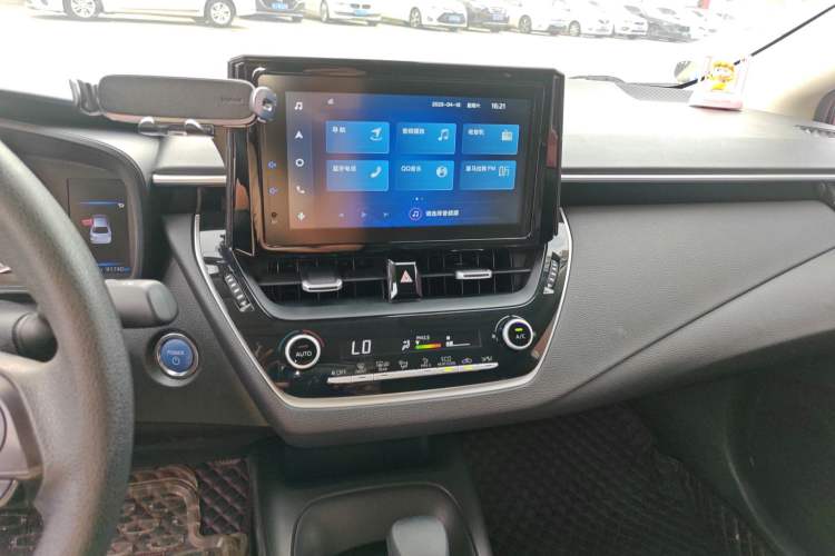 Used Toyota Corolla 2021 Dual-Motor 1.8L E-CVT Elite Edition Audio And AC Panel