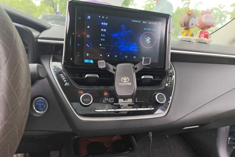 Used Toyota Corolla 2021 Dual-Motor 1.8L E-CVT Elite Edition Audio And AC Panel