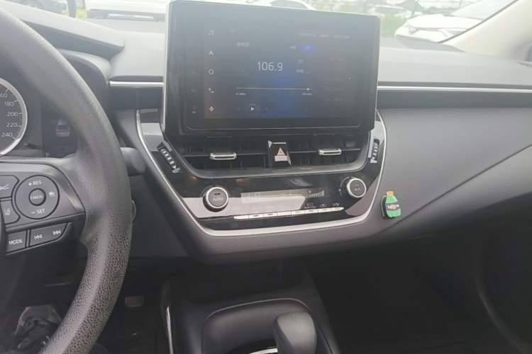 Used Toyota Corolla 2021 Dual-Motor 1.8L E-CVT Elite Edition Audio And AC Panel