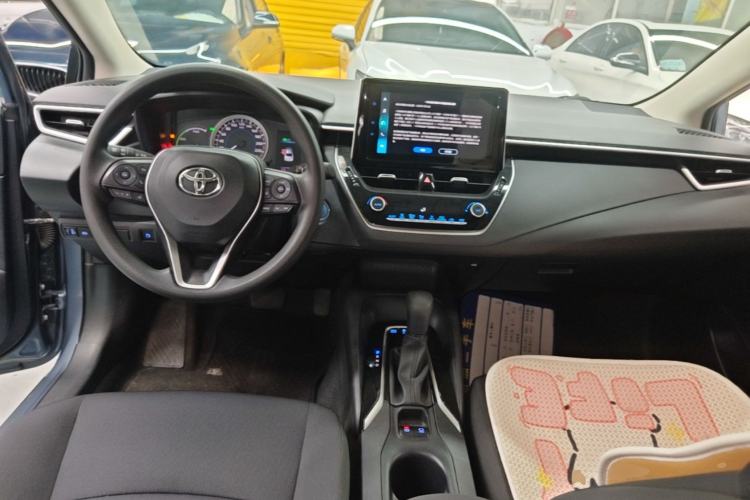Used Toyota Corolla 2021 Dual-Motor 1.8L E-CVT Elite Edition Center Console