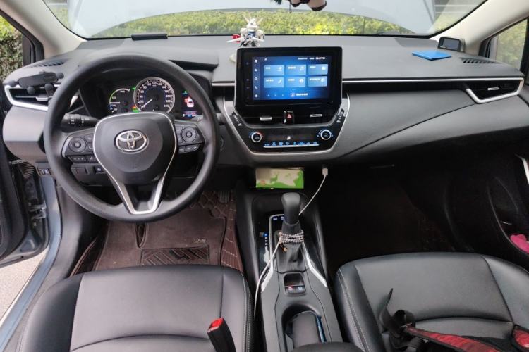 Used Toyota Corolla 2021 Dual-Motor 1.8L E-CVT Elite Edition Center Console