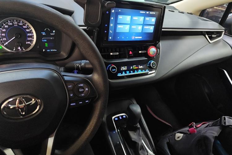 Used Toyota Corolla 2021 Dual-Motor 1.8L E-CVT Elite Edition Center Console